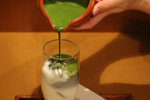 金の抹茶ラテ