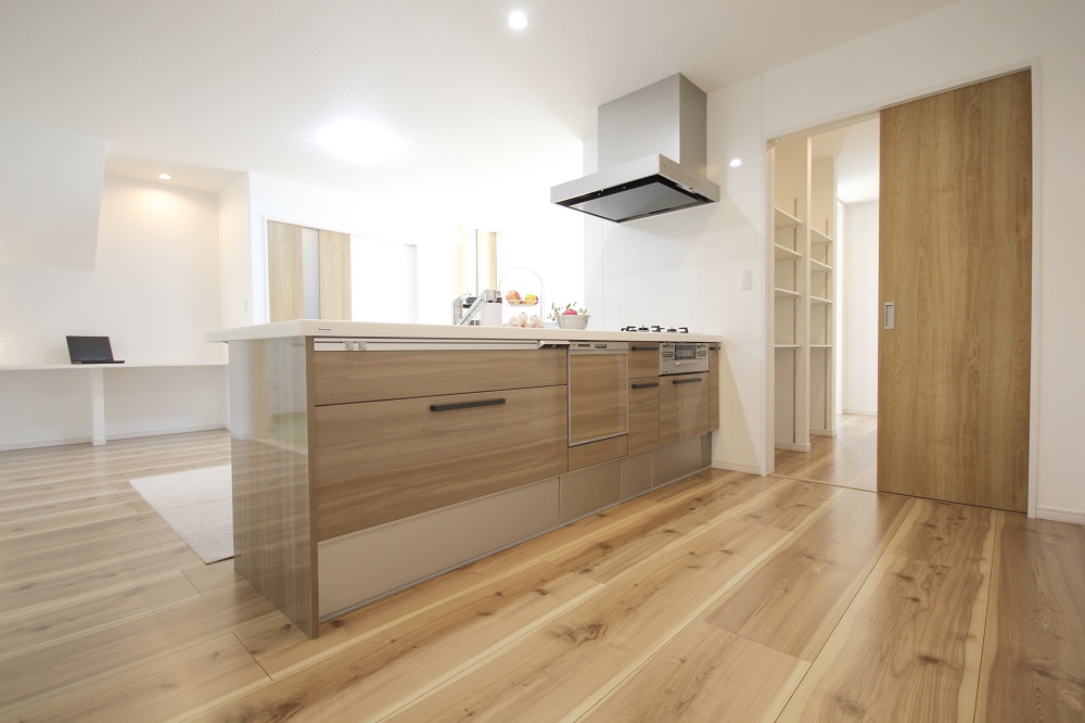 こだわりの設備と素材が魅せる上品な住まい