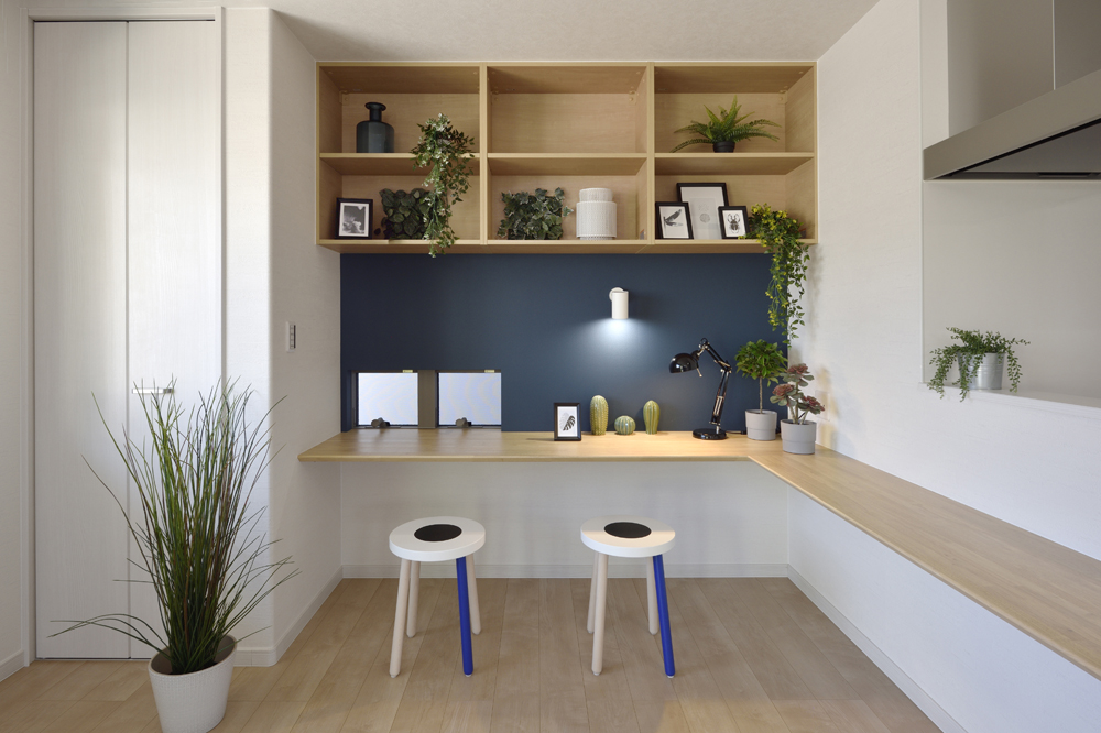 家事をしながらお⼦様の勉強を⾒守れる、ダイニングカウンターのある家