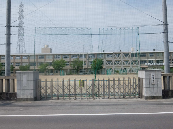 佐屋中学校 (自転車通学可)