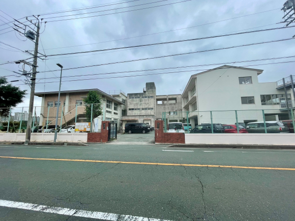 中部中学校