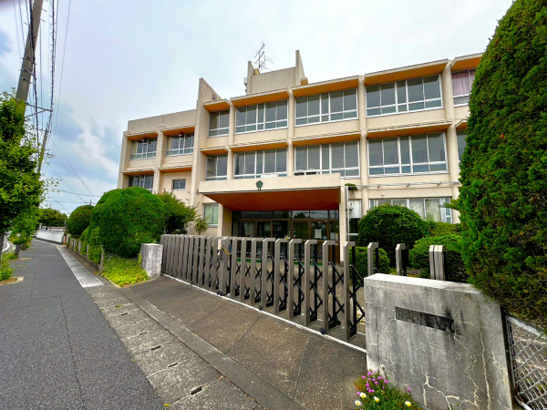 日進小学校
