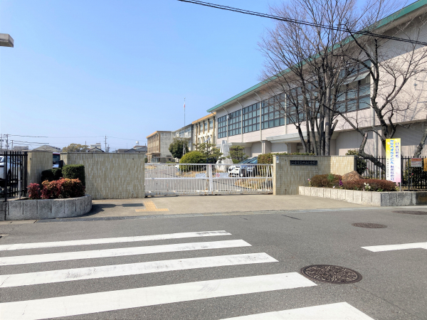 神山小学校