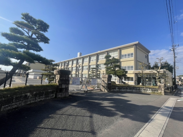 奥小学校	