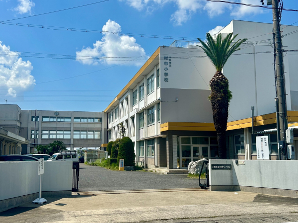 村中小学校