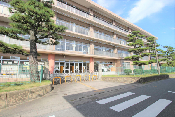 八郷小学校
