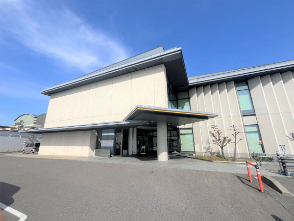 稲沢市中央図書館