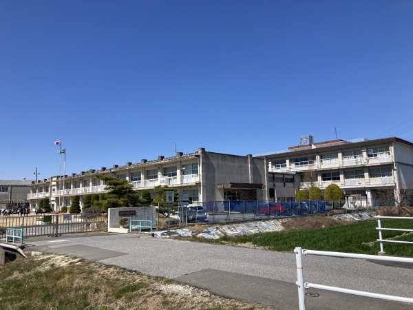 白鳥小学校