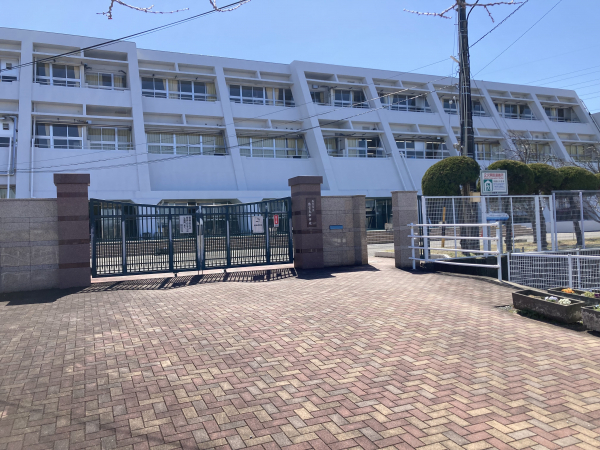 弥富北中学校 (自転車通学可)