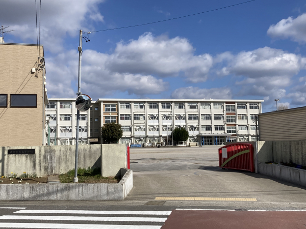 島小学校