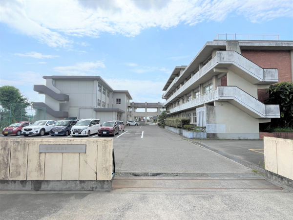 尾西第三中学校 (自転車通学可)