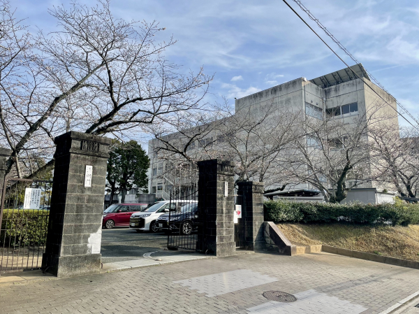 青陵中学校