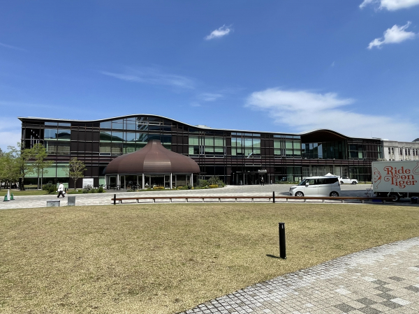 市立中央図書館