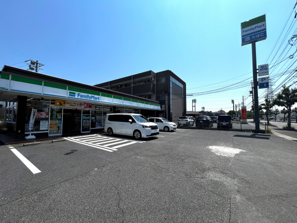 ファミリーマート 末広町店