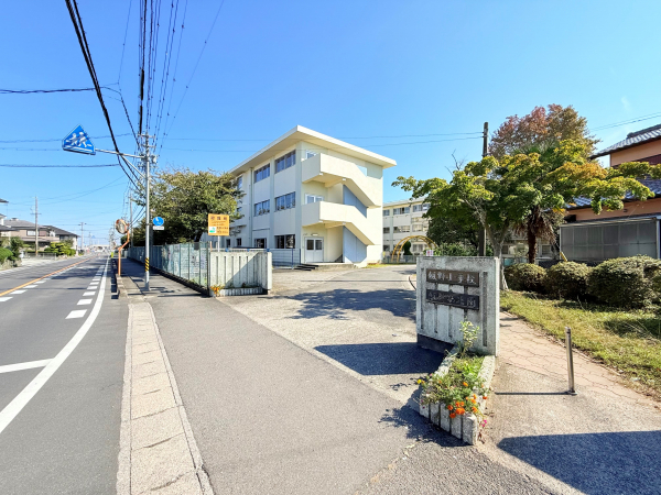 飯野小学校