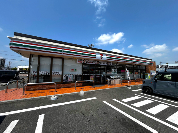 セブンイレブン 鈴鹿岡田1丁目店